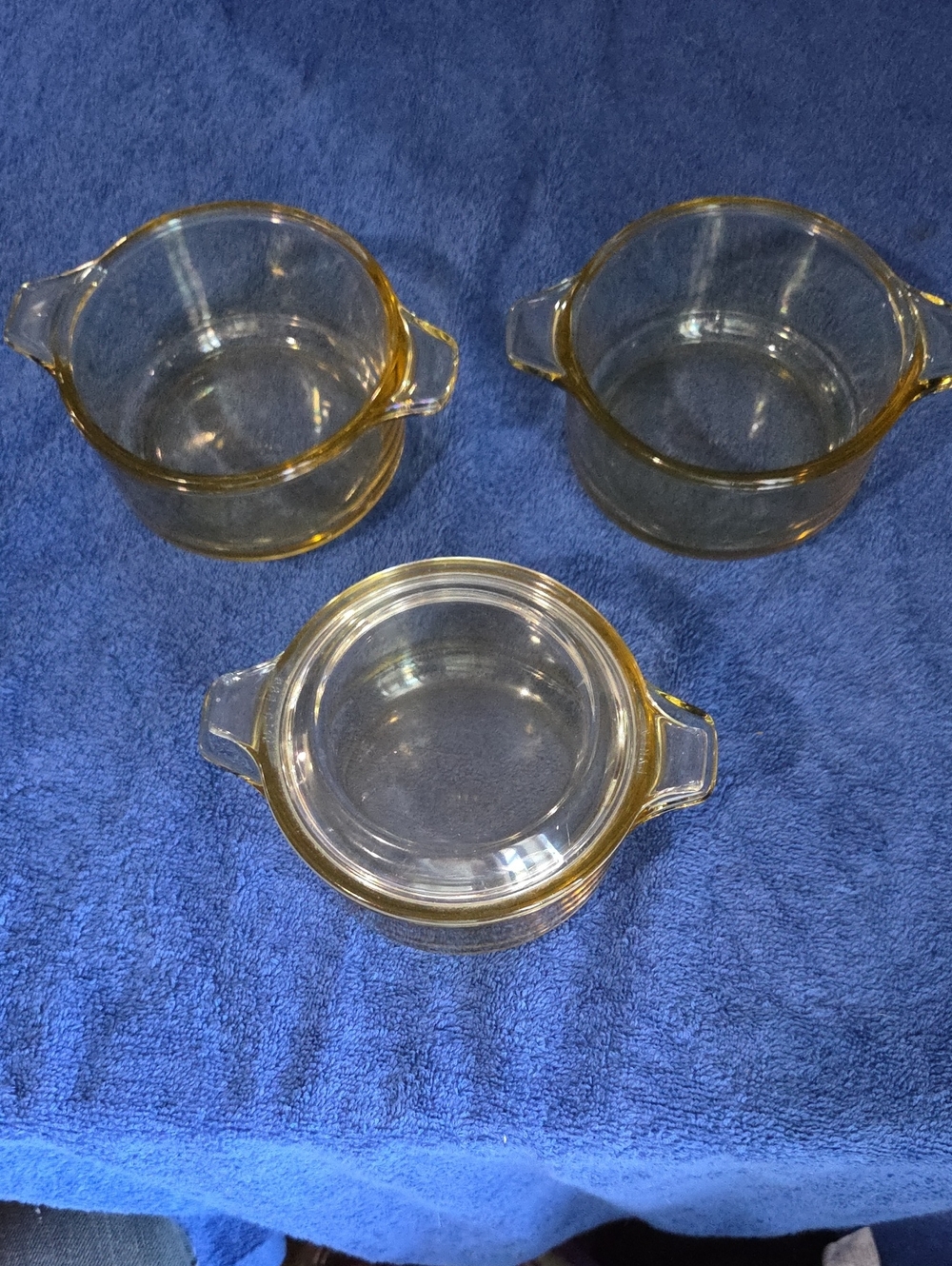 Three Pyr-0-Rey Dynaware Casserole Dishes With A Lid
